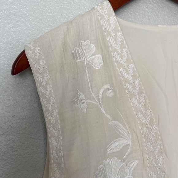 Embroidered Cream Vest - Picture 3 of 7